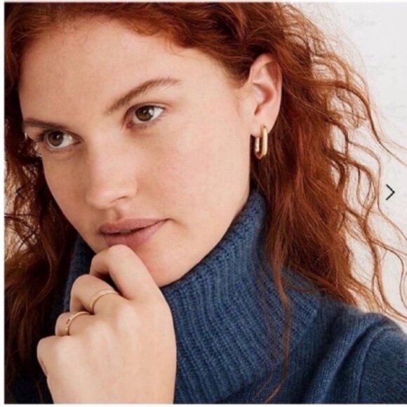 New! Madewell Carmine Gold Medium Huggie Earrings NWOT - Picture 4 of 4